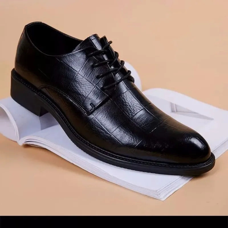 Nouveau noir hommes costume chaussures fête hommes chaussures habillées en cuir italien Zapatos Hombre chaussures formelles hommes bureau Sapatos Social Masculino