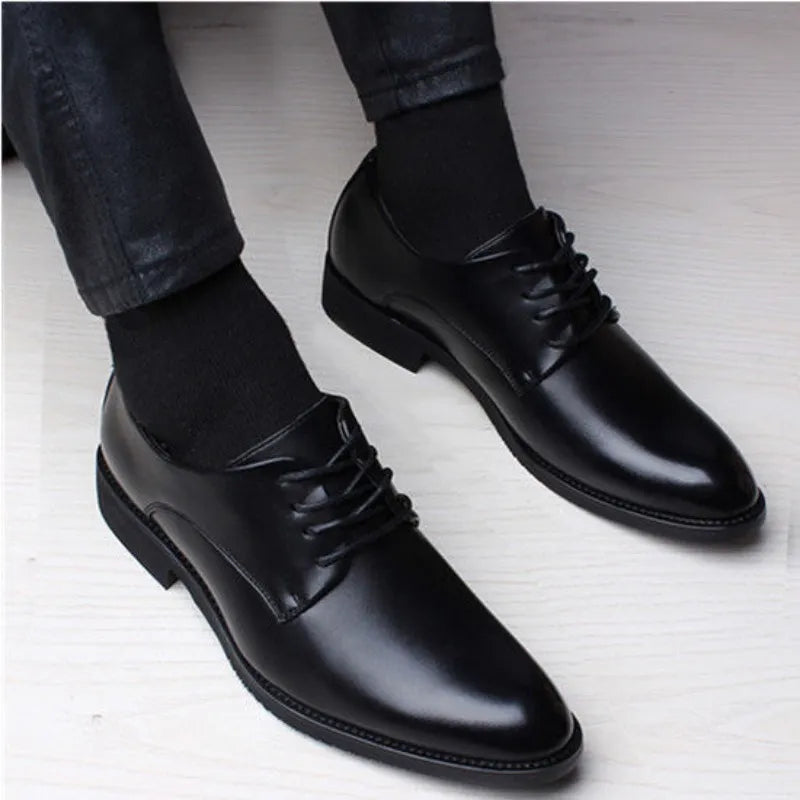 Nouveau noir hommes costume chaussures fête hommes chaussures habillées en cuir italien Zapatos Hombre chaussures formelles hommes bureau Sapatos Social Masculino